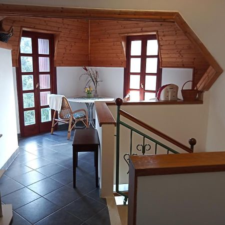 Borostyan Vendeghaz Apartment Balatonkeresztur Exterior photo