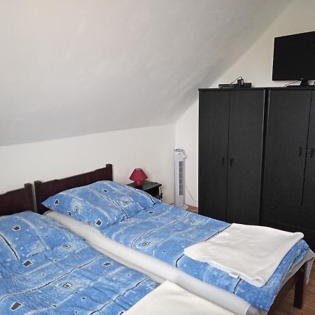 Borostyan Vendeghaz Apartment Balatonkeresztur Exterior photo