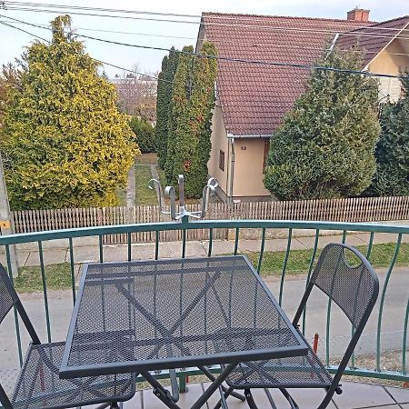 Borostyan Vendeghaz Apartment Balatonkeresztur Exterior photo