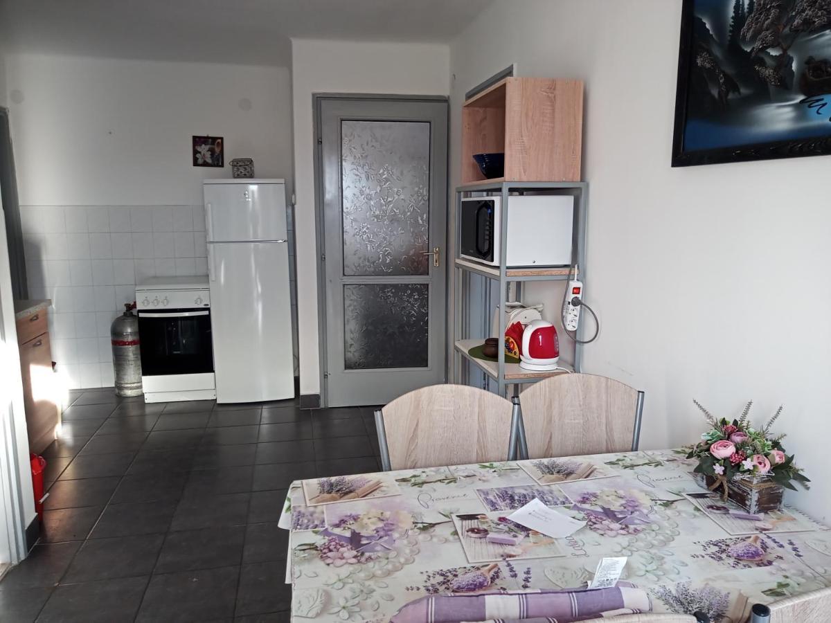 Borostyan Vendeghaz Apartment Balatonkeresztur Exterior photo